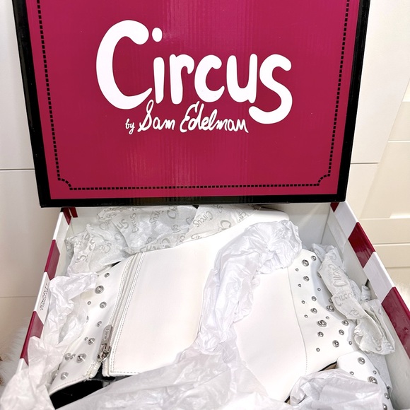 Circus by Sam Edelman Hannah Embellished Faux Leather White Booties - Size 8 - Picture 8 of 8